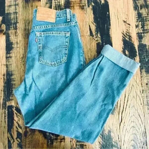 Levi’s Vintage 90s Med Wash High Rise 611 Mom Jeans Size 12